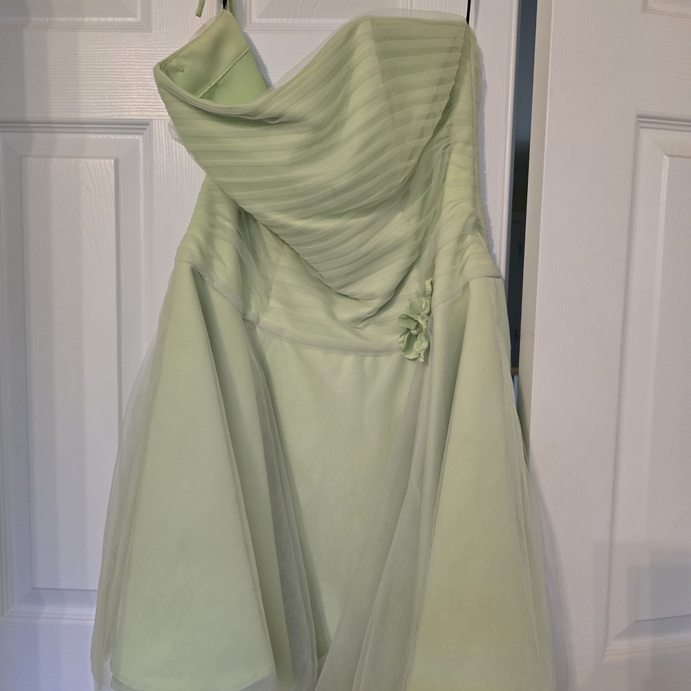 Elegant Strapless Green Dress